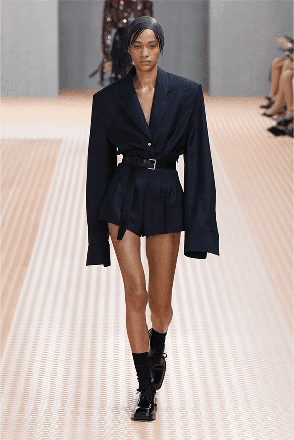 プラダ2024年春夏ウィメンズコレクション Prada Spring Summer 2024 Milan Fashion Week menswear womenswear Raf Simons Miuccia Prada runway