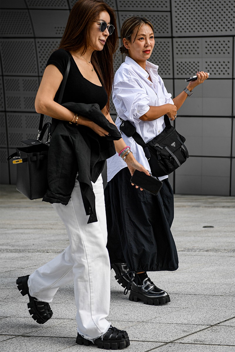 ストリートスタイル:ソウル・ファッションウィーク・メンズ 2024年春夏 Seoul Fashion Week SS24 Street Style Spring summer 2024 menswear street style casual wear t-shirts oversized pants denim wear new jeans