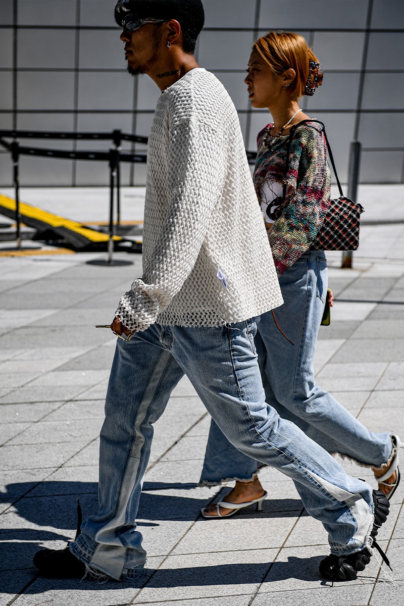 ストリートスタイル：ソウル・ファッションウィーク・メンズ 2024年春夏 Seoul Fashion Week SS24 Street Style Spring summer 2024 menswear street style casual wear t-shirts oversized pants denim wear new jeans