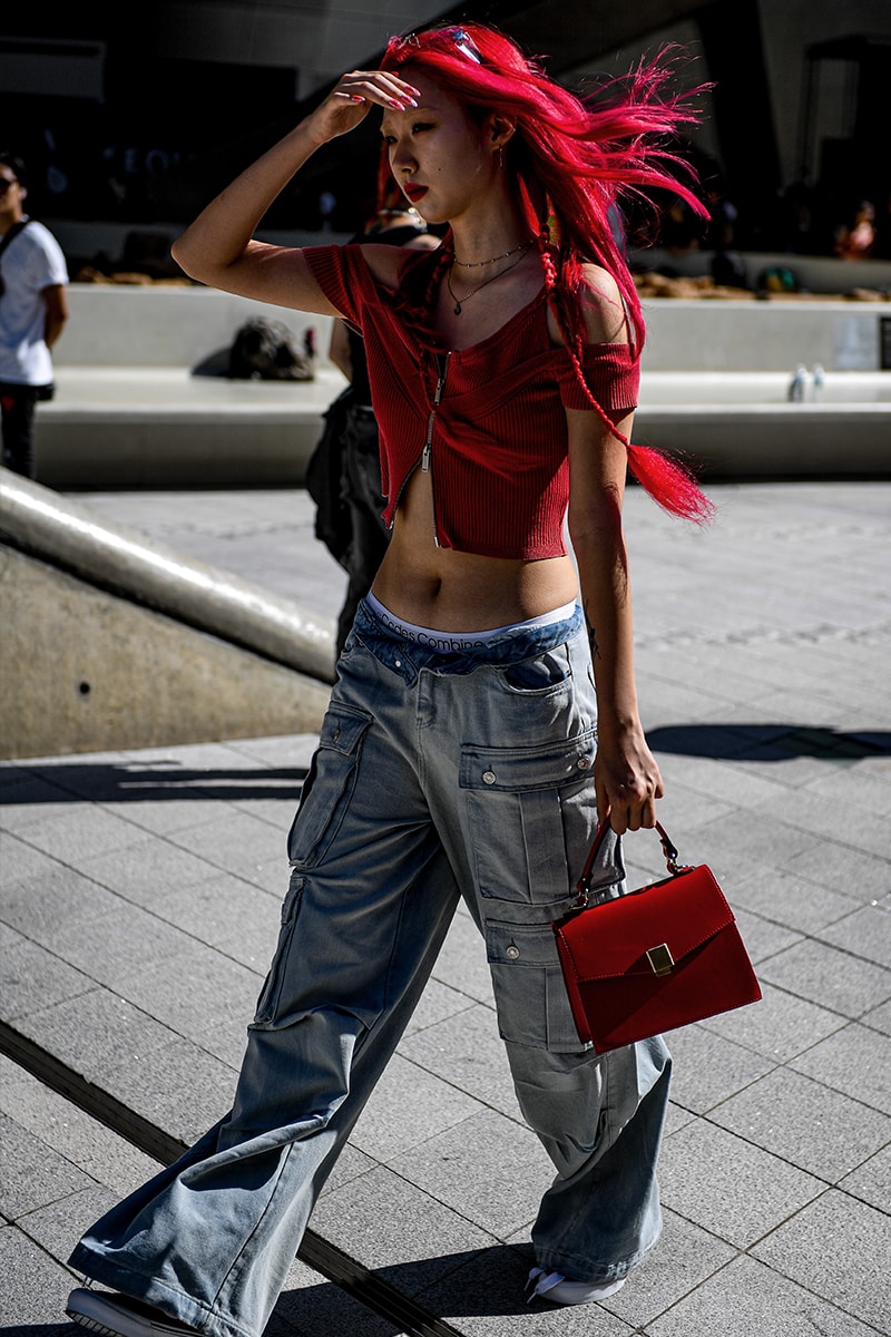 ストリートスタイル：ソウル・ファッションウィーク・メンズ 2024年春夏 Seoul Fashion Week SS24 Street Style Spring summer 2024 menswear street style casual wear t-shirts oversized pants denim wear new jeans