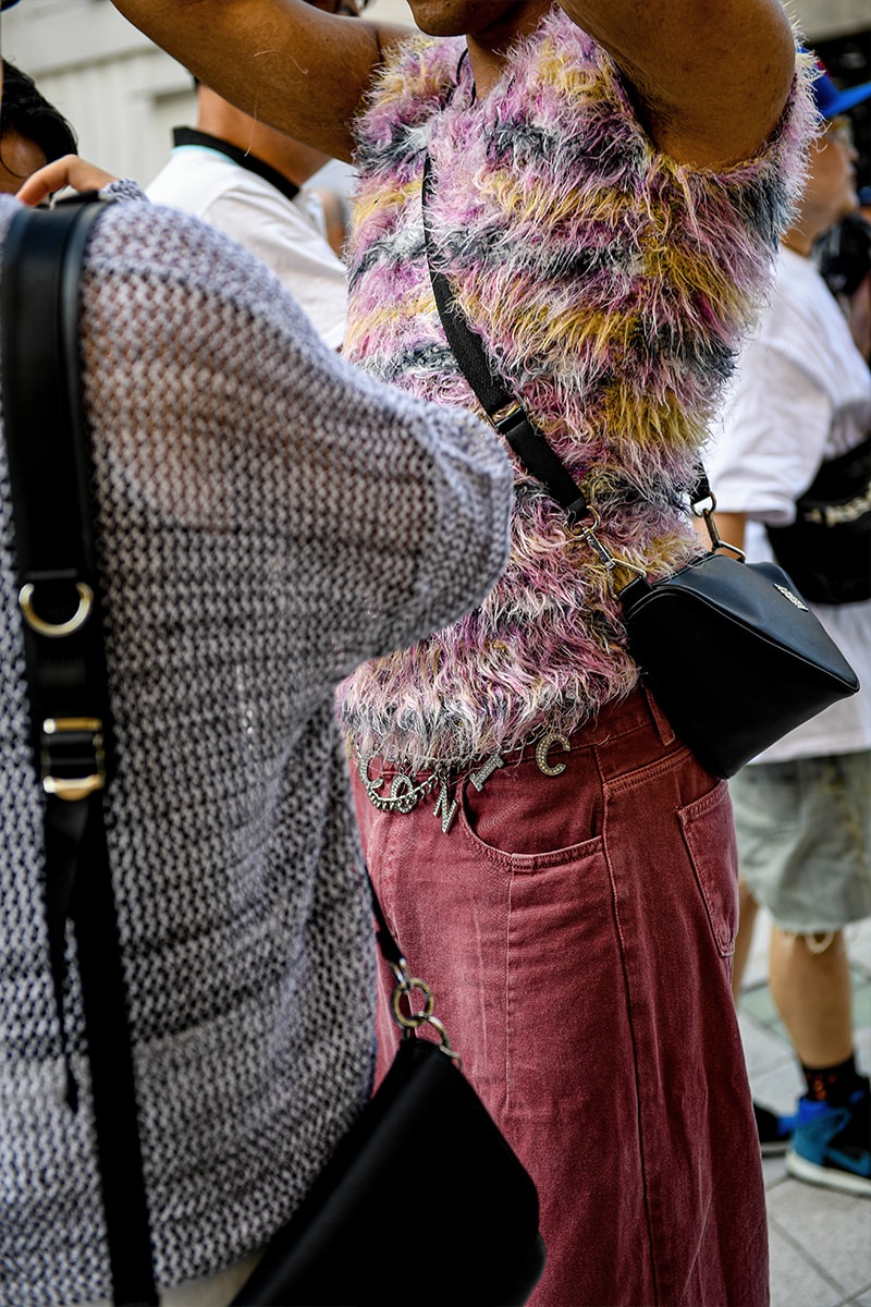 ストリートスタイル:ソウル・ファッションウィーク・メンズ 2024年春夏 Seoul Fashion Week SS24 Street Style Spring summer 2024 menswear street style casual wear t-shirts oversized pants denim wear new jeans
