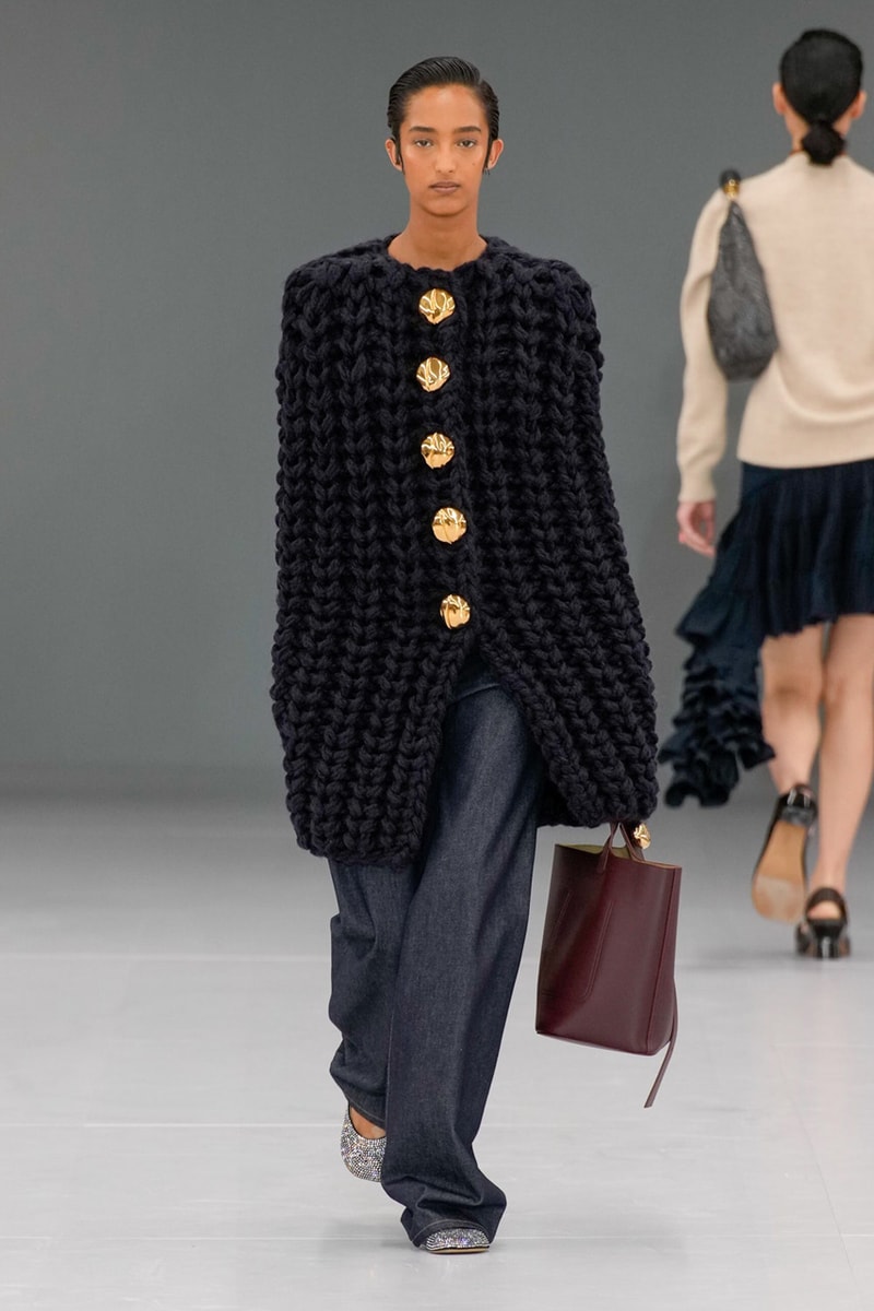 ロエベ 2024年春夏ウィメンズコレクション LOEWE Spring Summer 2024 Paris Fashion Week menswear womenswear runway Jonathan Anderson