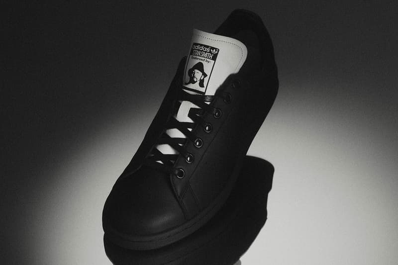 アディダスからヨウジヤマモトのスタンスミス adidas Originals から山本耀司のポートレートを配置した Yohji Yamamoto Stan Smith が登場