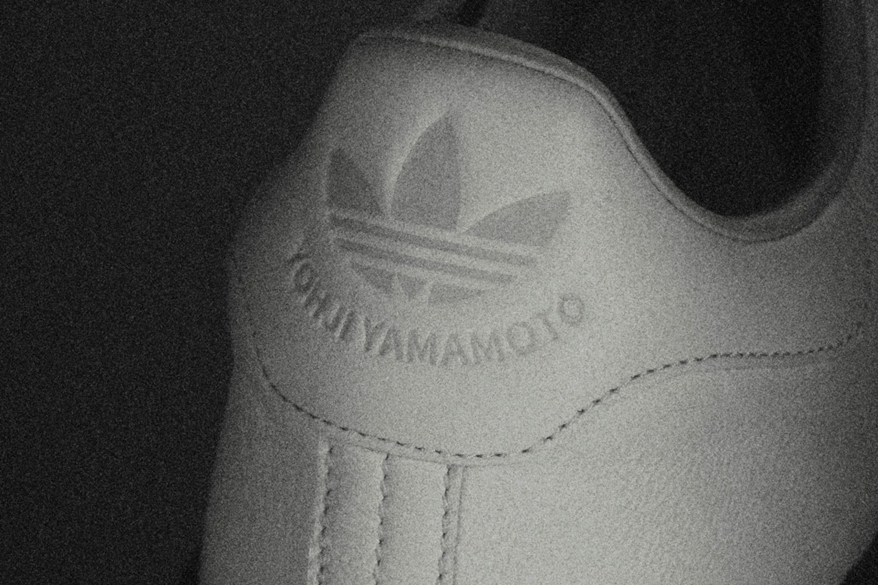 アディダスからヨウジヤマモトのスタンスミス adidas Originals から山本耀司のポートレートを配置した Yohji Yamamoto Stan Smith が登場
