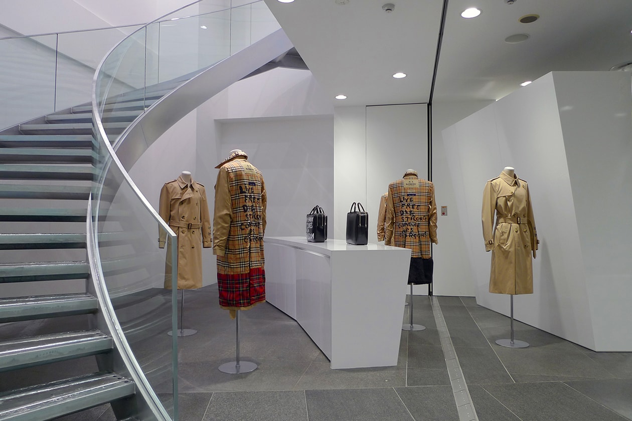 コム デ ギャルソンからバーバリーのカスタマイズトレンチが青山店限定で登場 COMME des GARÇONS BURBERRY customized trench coat aoyama store release info