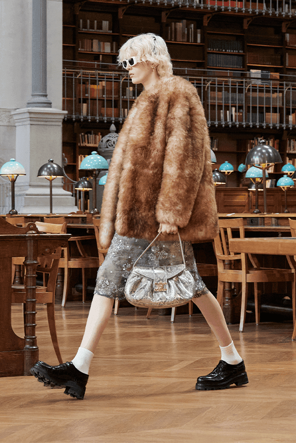 セリーヌ 2024年サマーコレクション CELINE Summer 2024 Runway Video Hedi Slimane Paris BIBLIOTHÈQUE NATIONALE womenswear