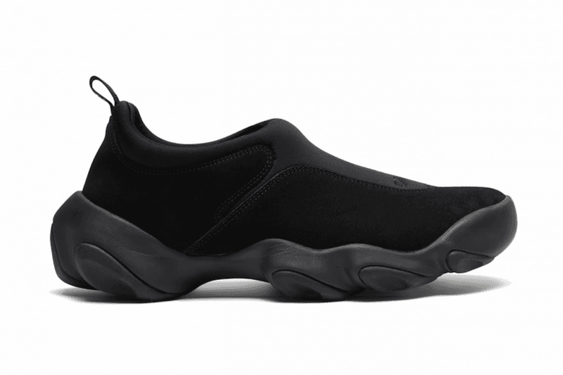 Junya Watanabe MAN x OAKLEY によるコラボフットウェアがついに発売