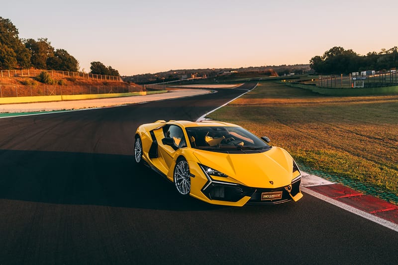 ランボルギーニ初の HPEV、レヴエルトの実力は？