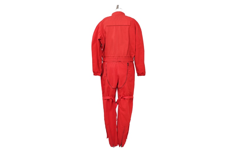 ロエベがリアーナの着用したスーパーボウルショーの衣装に着想したアイテムを発売 Rihanna's Superbowl Outfit Can Now Be Yours, Courtesy of LOEWE red asap rocky pregnant halftime show performance song dance drses jumpsuit rza riot