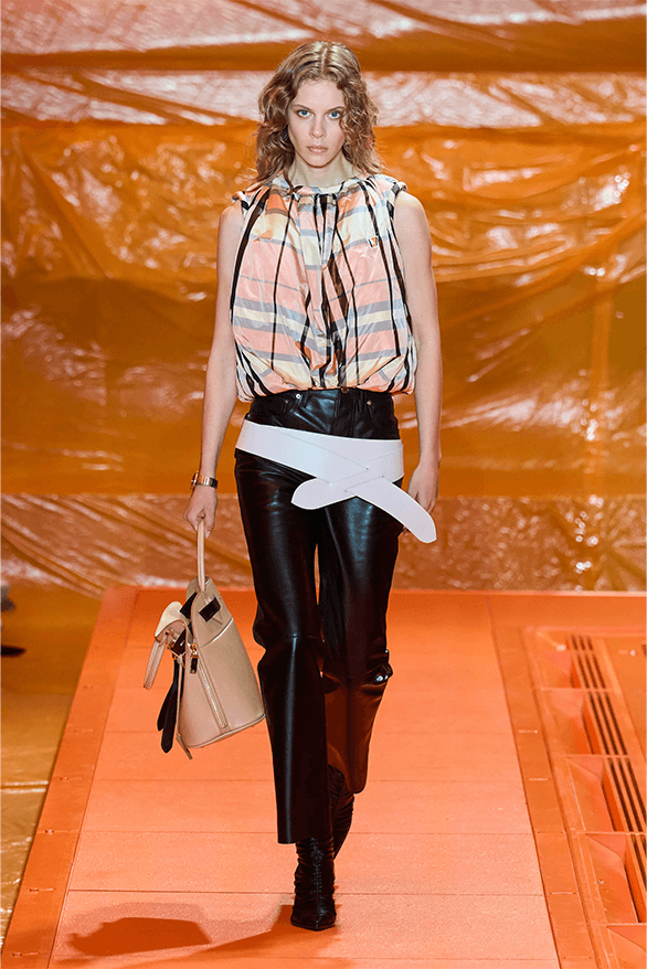 ルイヴィトン 2024年春夏ウィメンズコレクション Louis Vuitton Spring Summer 2024 Paris Fashion Week womenswear runway Nicolas Ghesquière