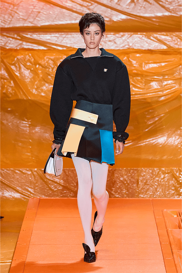 ルイヴィトン 2024年春夏ウィメンズコレクション Louis Vuitton Spring Summer 2024 Paris Fashion Week womenswear runway Nicolas Ghesquière