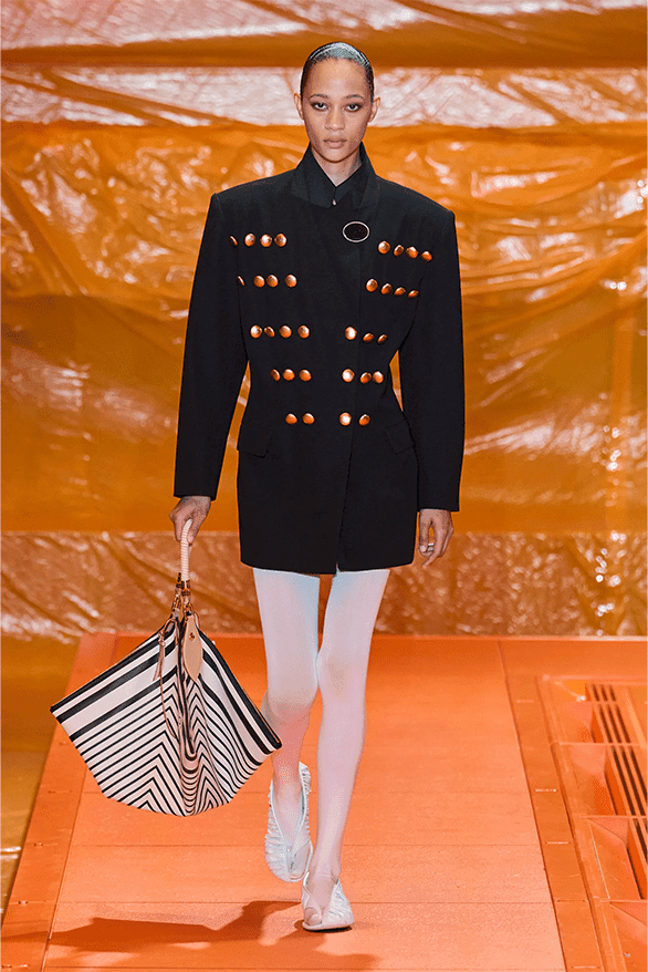 ルイヴィトン 2024年春夏ウィメンズコレクション Louis Vuitton Spring Summer 2024 Paris Fashion Week womenswear runway Nicolas Ghesquière
