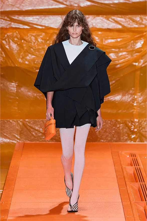ルイヴィトン 2024年春夏ウィメンズコレクション Louis Vuitton Spring Summer 2024 Paris Fashion Week womenswear runway Nicolas Ghesquière