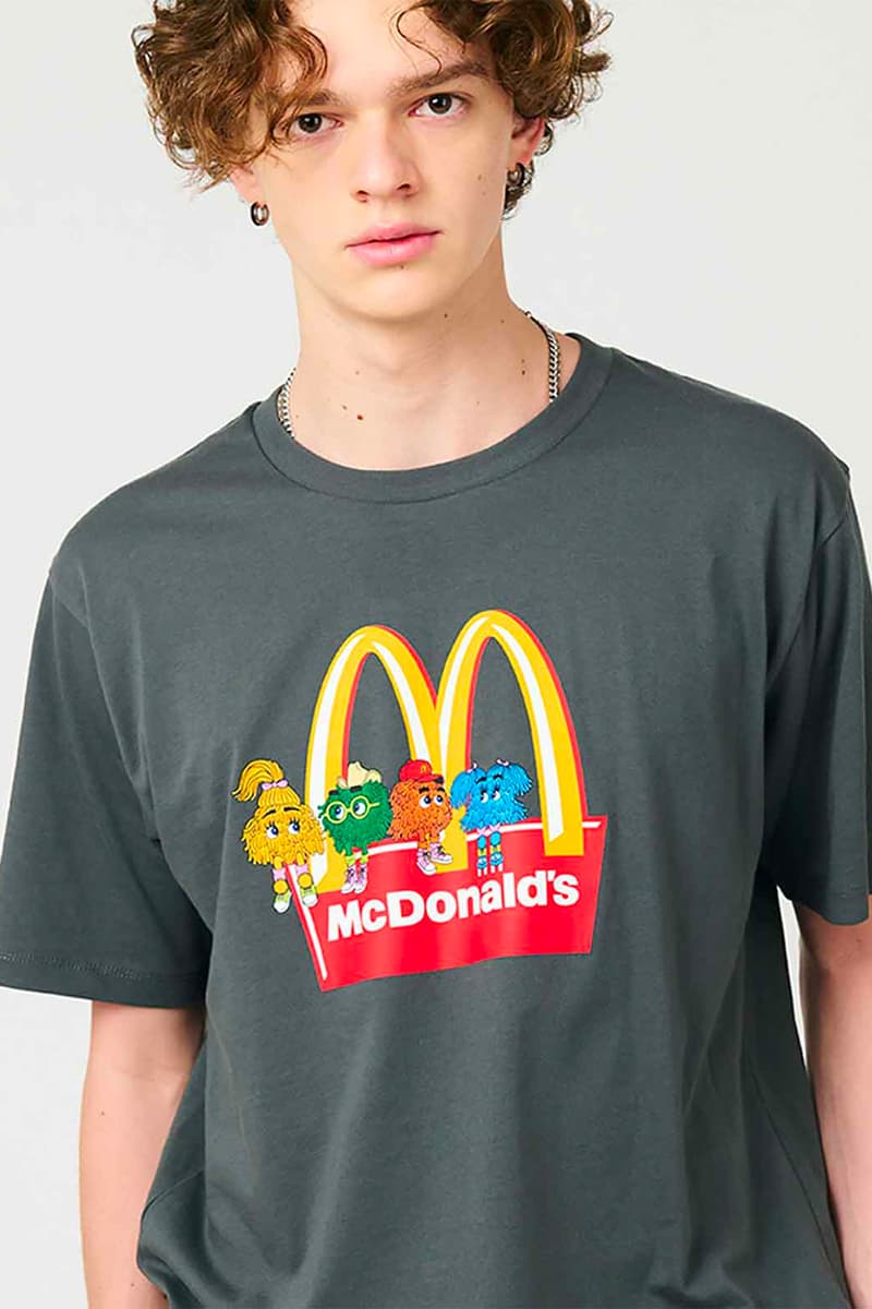 グラフィックライフストア グラニフからマクドナルドとのコラボコレクションが発売 McDonald's Partners With Japanese-Based Brand graniph For Merch Collaboration im lovin it egg mcmuffin paper bag golden arches reusable totes hamburgers nuggets crispy chicken 