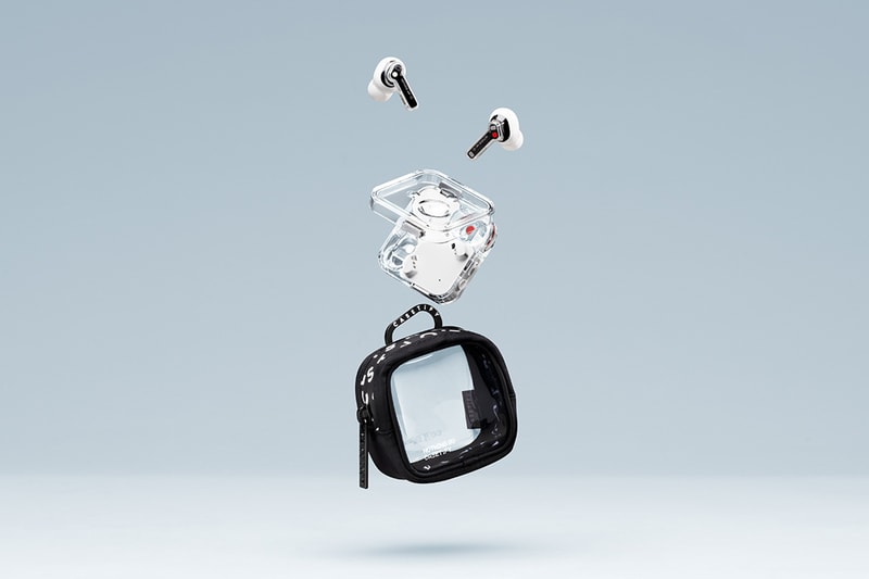 英 ナッシング xケースティファイによるコラボ iPhone ケースが発売 Nothing CASETiFY  iPhone 14 15 Case Collaboration partnership photos launch reveal prices ear 2 buds carrying pouch website