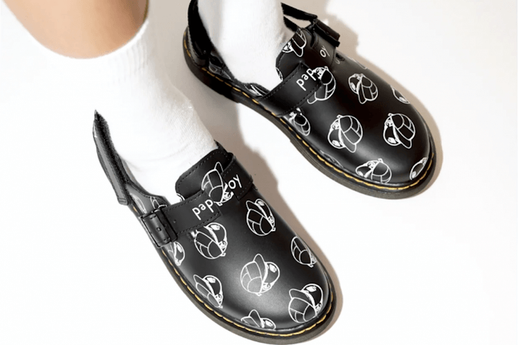 PAPERBOY と Dr. Martens からコラボ Jorge II ミュールサンダルが登場