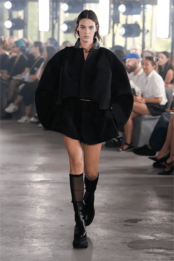 サカイ 2024年春夏コレクション sacai Spring Summer 2024 Paris Fashion Week womenswear menswear runway chitose Abe