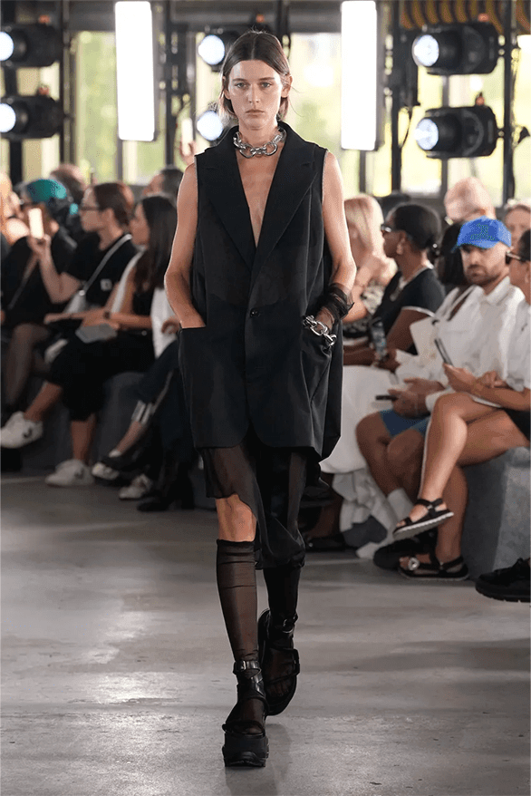 サカイ 2024年春夏コレクション sacai Spring Summer 2024 Paris Fashion Week womenswear menswear runway chitose Abe