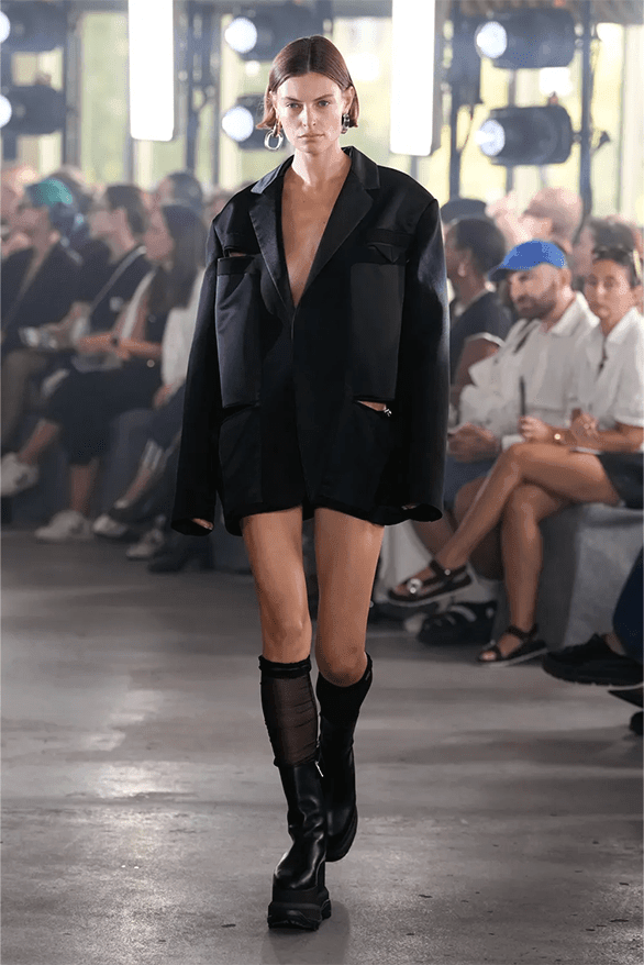 サカイ 2024年春夏コレクション sacai Spring Summer 2024 Paris Fashion Week womenswear menswear runway chitose Abe