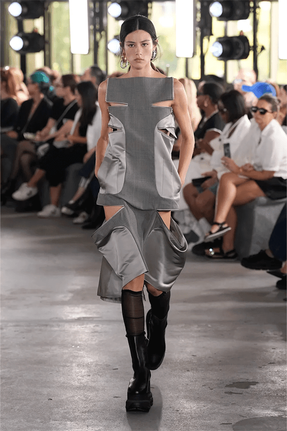 サカイ 2024年春夏コレクション sacai Spring Summer 2024 Paris Fashion Week womenswear menswear runway chitose Abe