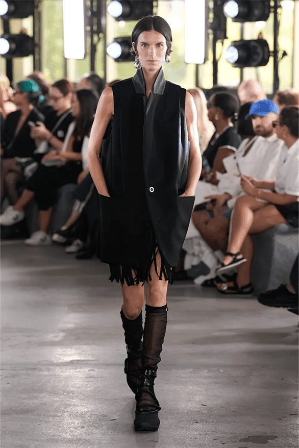 サカイ 2024年春夏コレクション sacai Spring Summer 2024 Paris Fashion Week womenswear menswear runway chitose Abe