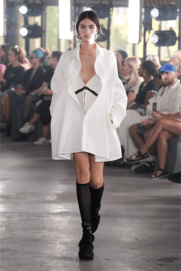 サカイ 2024年春夏コレクション sacai Spring Summer 2024 Paris Fashion Week womenswear menswear runway chitose Abe