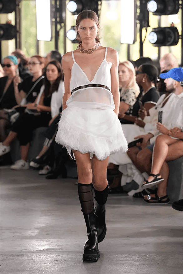 サカイ 2024年春夏コレクション sacai Spring Summer 2024 Paris Fashion Week womenswear menswear runway chitose Abe