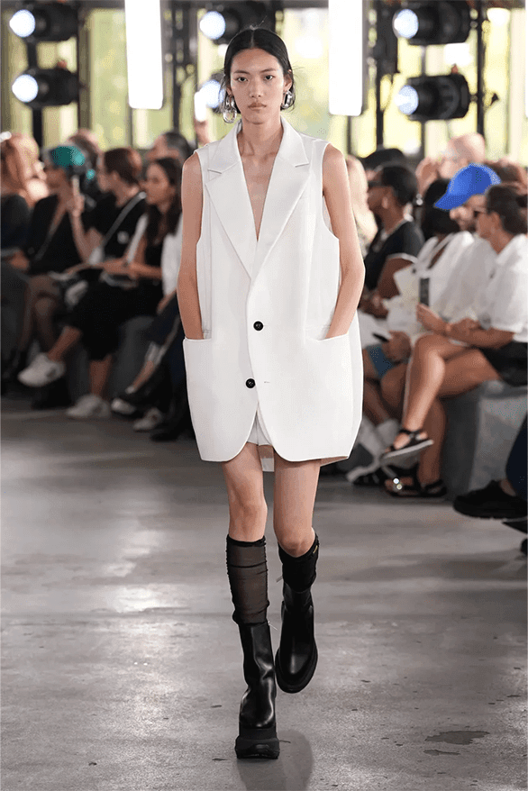 サカイ 2024年春夏コレクション sacai Spring Summer 2024 Paris Fashion Week womenswear menswear runway chitose Abe