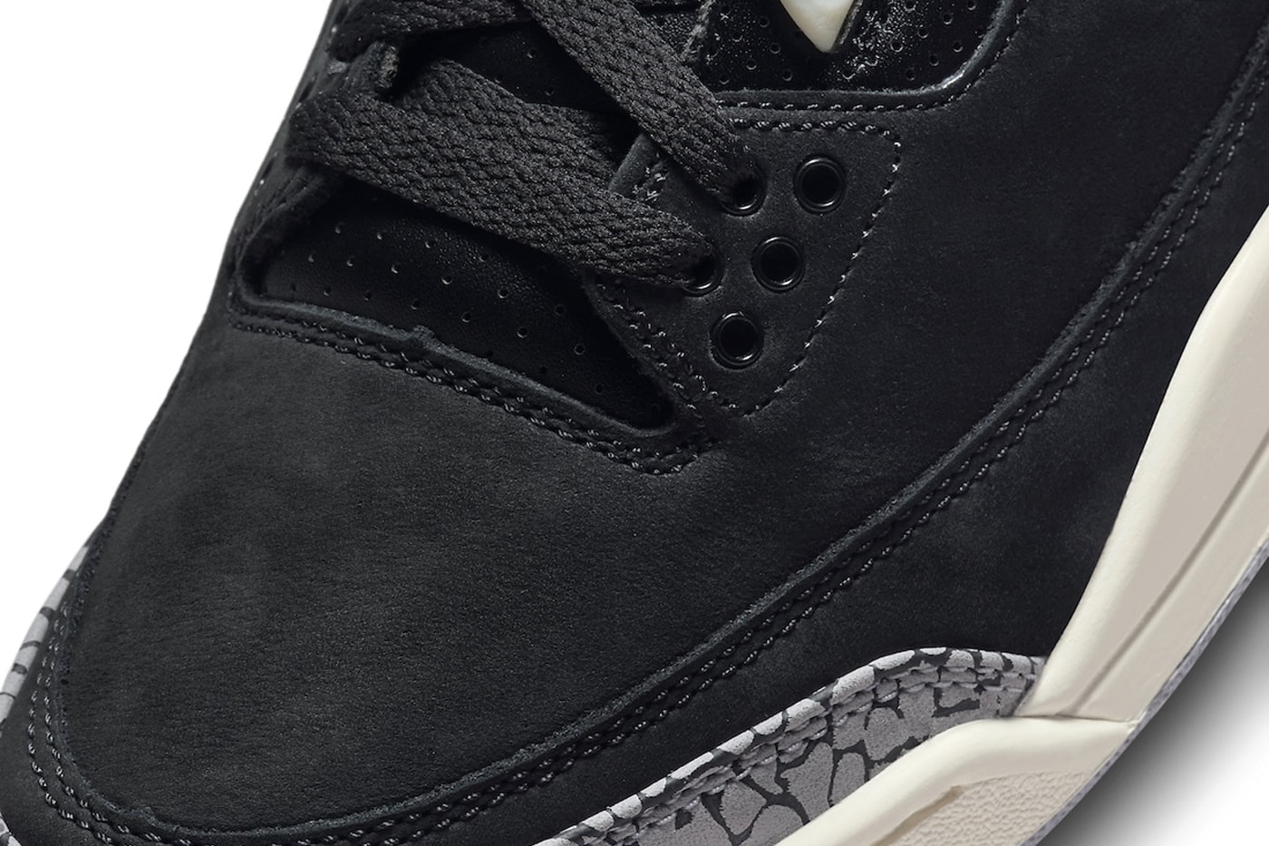 エアジョーダン 3 の新色 “オフ ノワール” の国内発売情報が解禁 Air Jordan 3 "Off Noir" Is Slated to Release This Month CK9246-001 Off Noir/Black-Coconut Milk-Cement Grey michael jordan brand swoosh jumpman nike