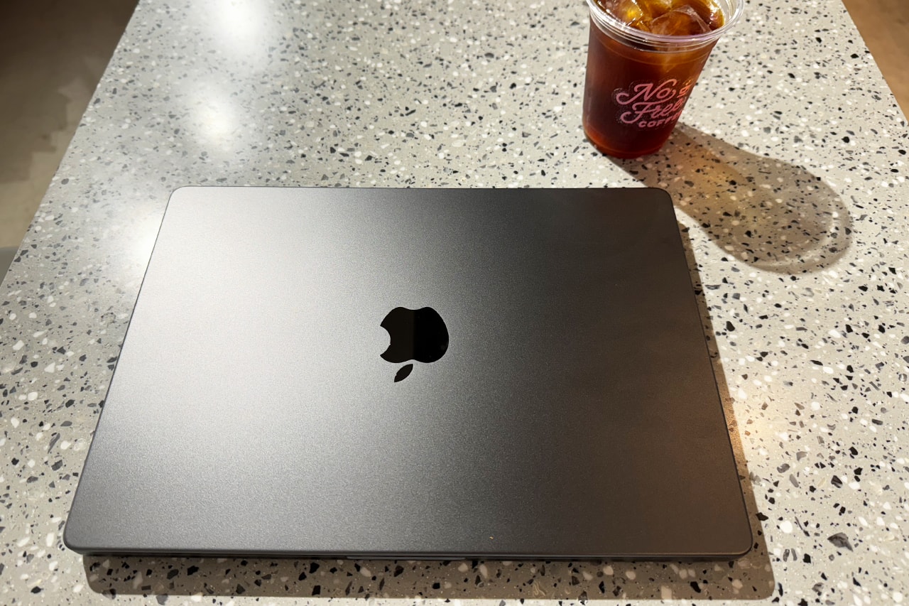 マックブックプロ apple アップル 超高スペックの M3 Max チップを搭載した MacBook Pro を仕事で1週間使ってみた