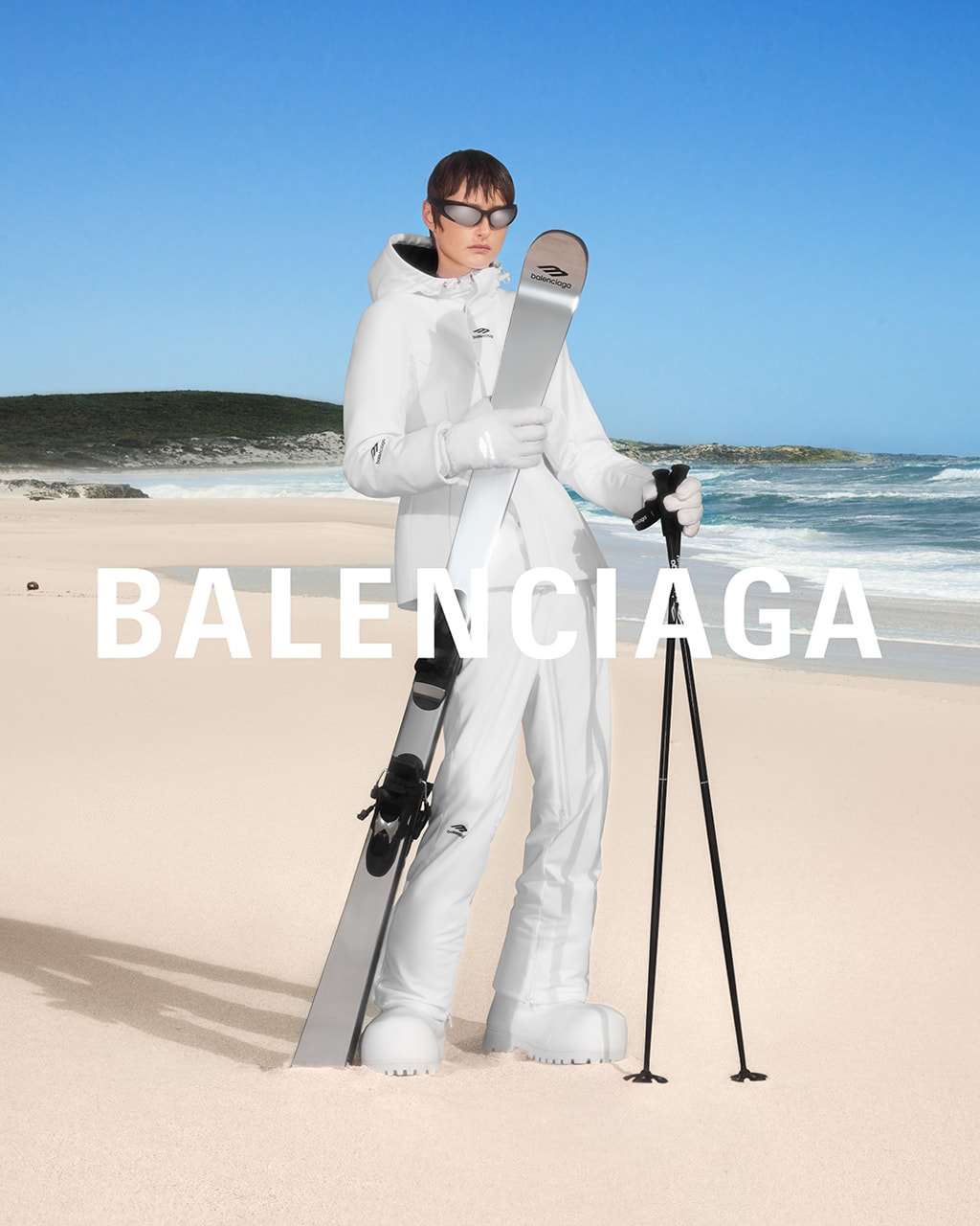 バレンシアガが初の“スキーウェア”コレクションをローンチ Balenciaga Unveils First-Ever Skiwear Collection