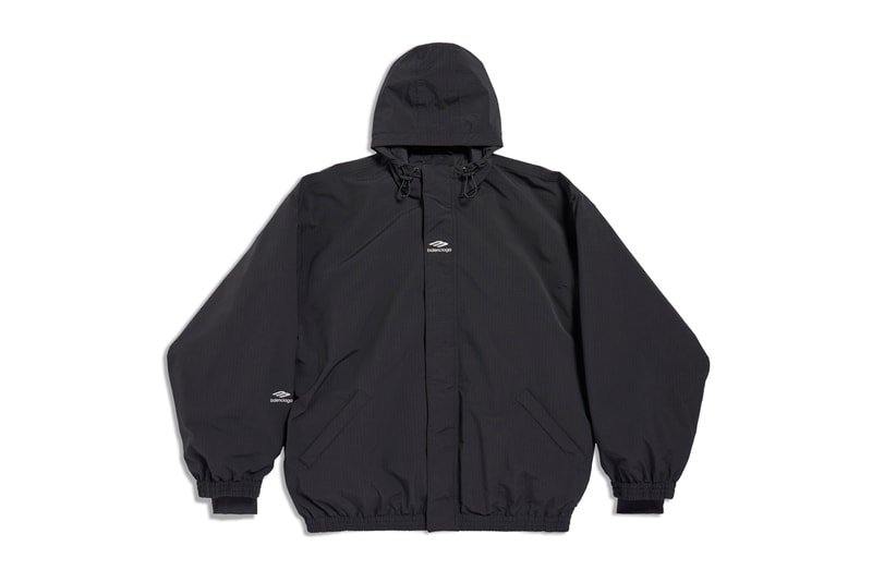 バレンシアガが初の“スキーウェア”コレクションをローンチ Balenciaga Unveils First-Ever Skiwear Collection