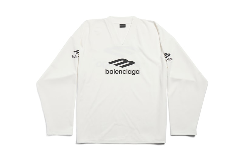 バレンシアガが初の“スキーウェア”コレクションをローンチ Balenciaga Unveils First-Ever Skiwear Collection