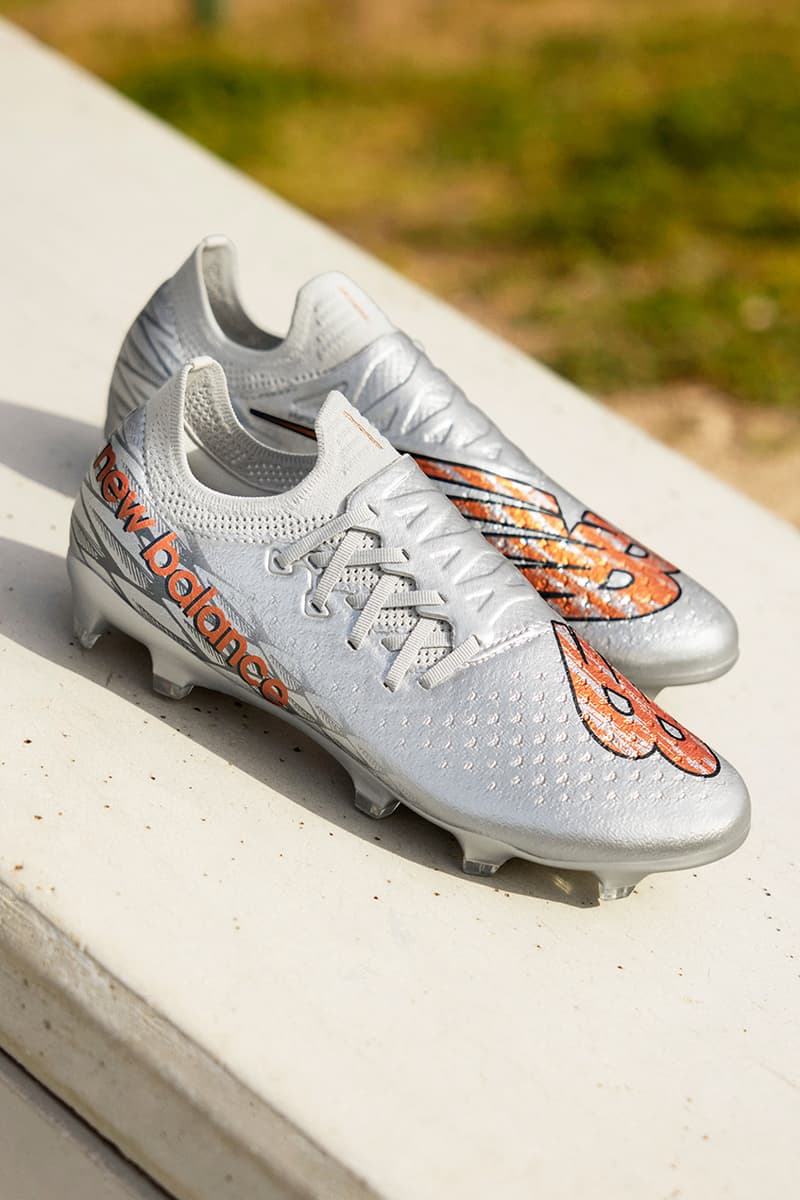 話題のニューバランスのサッカースパイクに未来的なデザインの新色が登場 new balance furon v7 tekela v4 football boots chelsea bukayo saka tim weah raheem sterling technical laceless