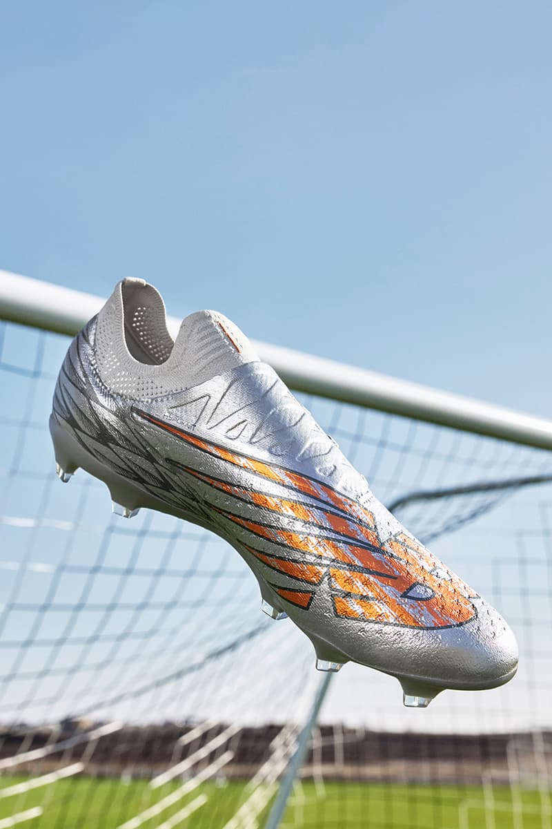 話題のニューバランスのサッカースパイクに未来的なデザインの新色が登場 new balance furon v7 tekela v4 football boots chelsea bukayo saka tim weah raheem sterling technical laceless