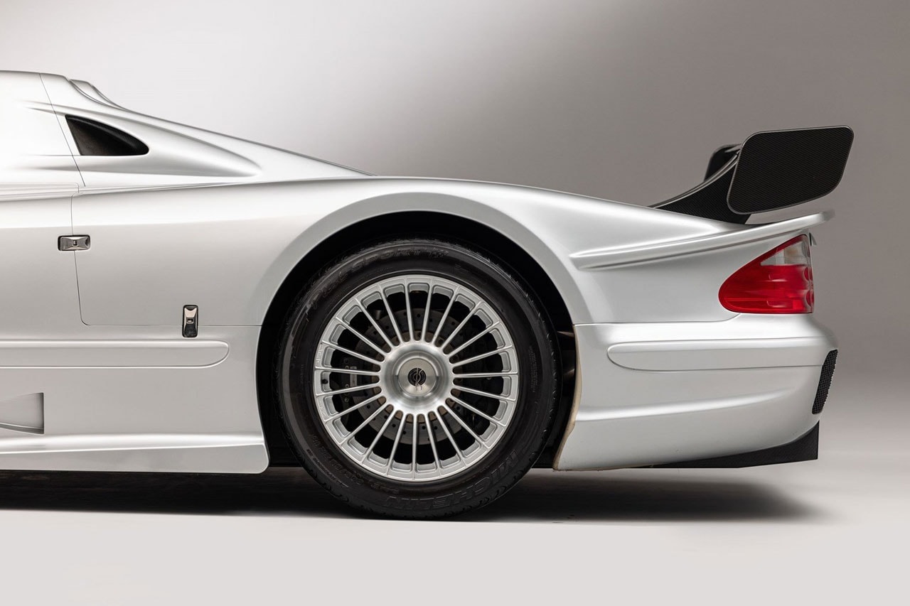 RMサザビーズに極めて希少なメルセデス・ベンツ CLK GTR クーペとロードスターが登場 RM Sothebys Rare Mercedes Benz CLK GTRs Auction Info