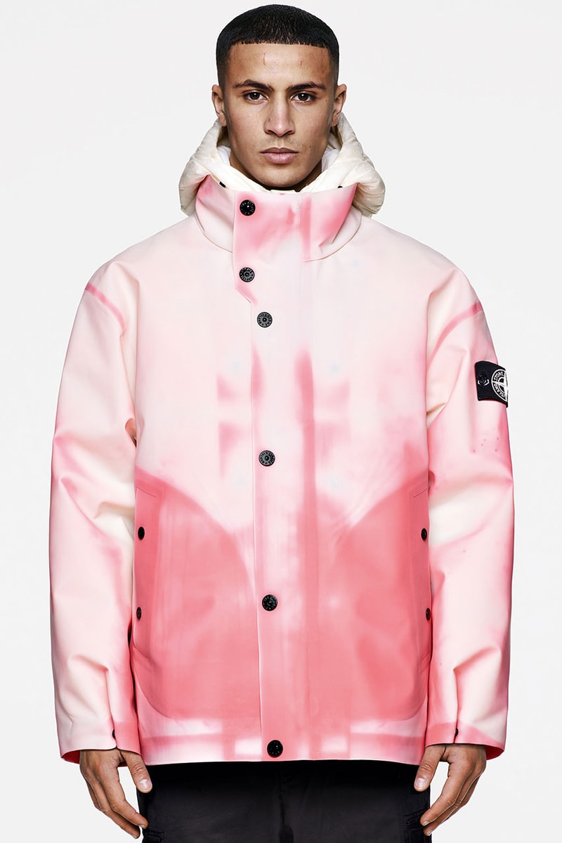 ストーンアイランドが外部環境の温度に応じて色が変化する新作ジャケットを発売 stone island Poly Strata Ice Jacket release info