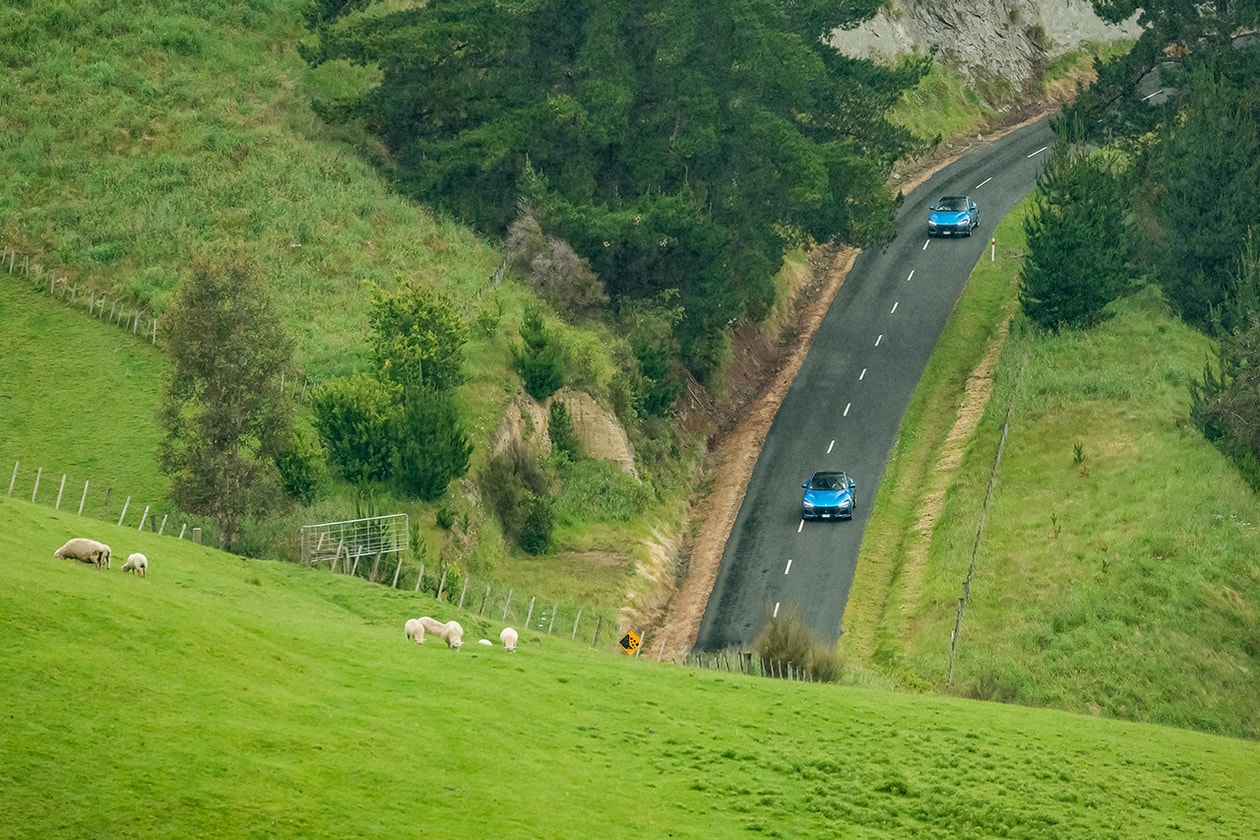 初の4ドア！ フェラーリ プロサングエでニュージーランドを縦断  Ferrari PUROSANGUE 
