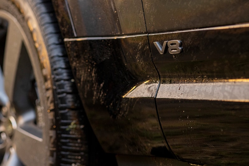 DEFENDER V8 モデルは熊の皮を被ったインテリな狼だ Landrover testdrive
