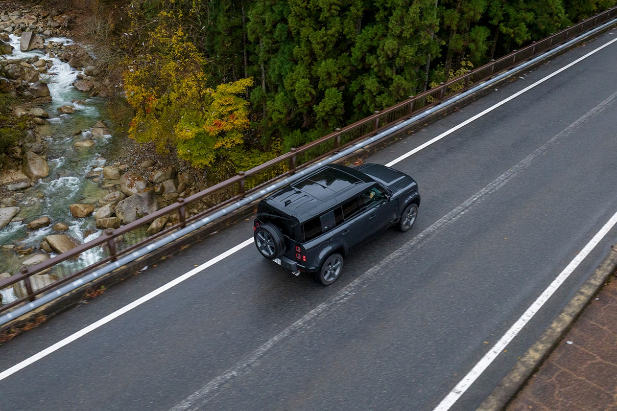 DEFENDER V8 モデルは熊の皮を被ったインテリな狼だ　Landrover testdrive