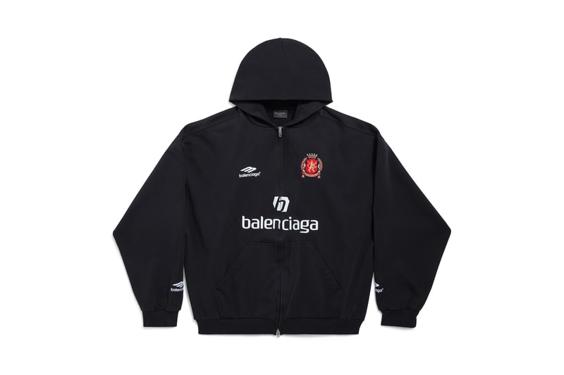 Balenciaga から新作フットボールジャージが発売 Balenciaga Takes to the Pitch With New Soccer Series