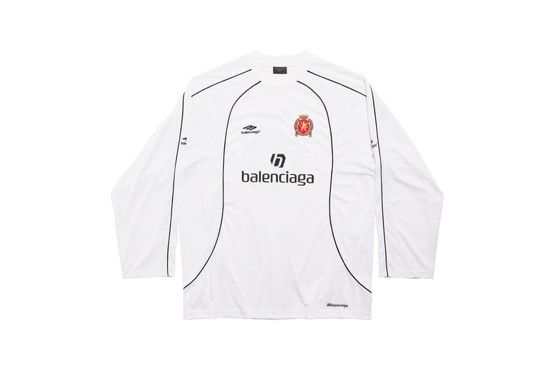 Balenciaga から新作フットボールジャージが発売 Balenciaga Takes to the Pitch With New Soccer Series