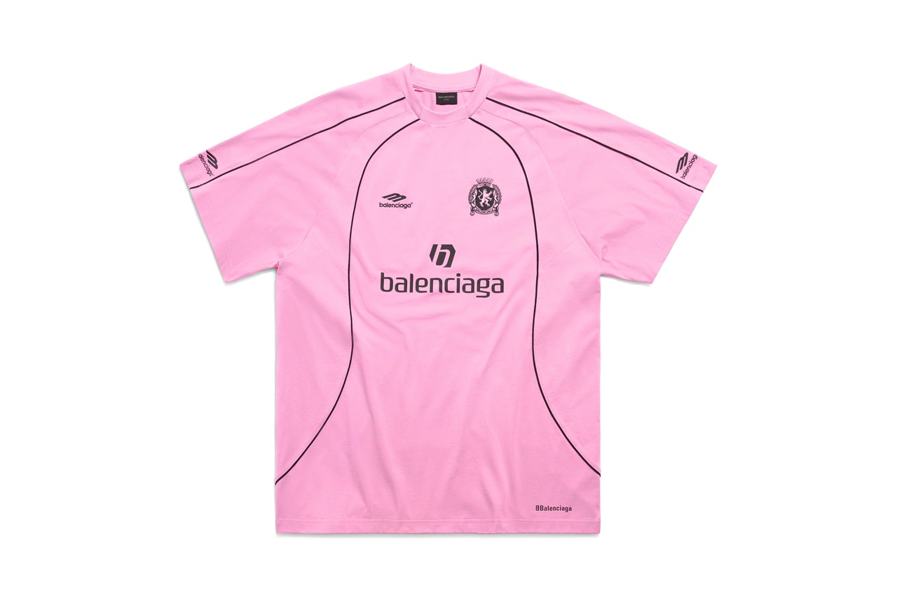 Balenciaga から新作フットボールジャージが発売 Balenciaga Takes to the Pitch With New Soccer Series