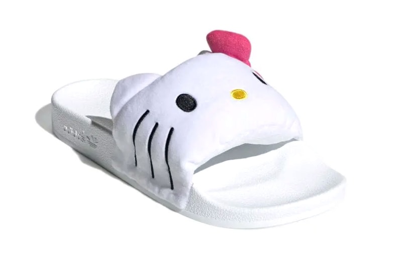 アディダスオリジナルスがハローキティのぬいぐるみを装飾したアディレッタを発売 Hello Kitty Links Up With adidas for Adilette Slides Footwear