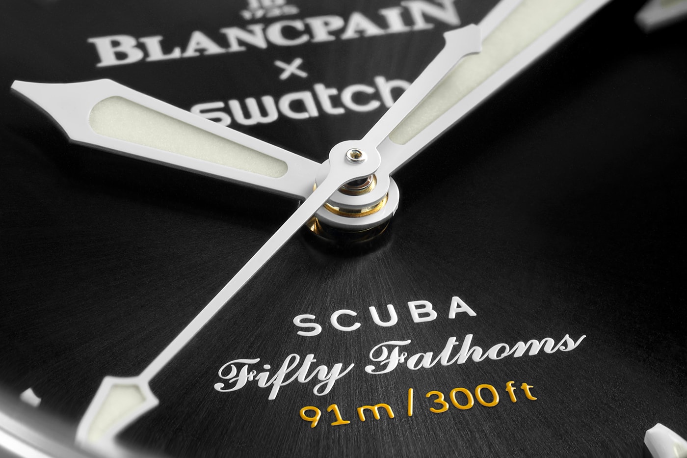 ブランパン x スウォッチから“月の海”をイメージした新作ウォッチ OCEAN OF STORMS が登場 Blancpain x Swatch Bioceramic Scuba Fifty Fathoms OCEAN OF STORMS Release Info