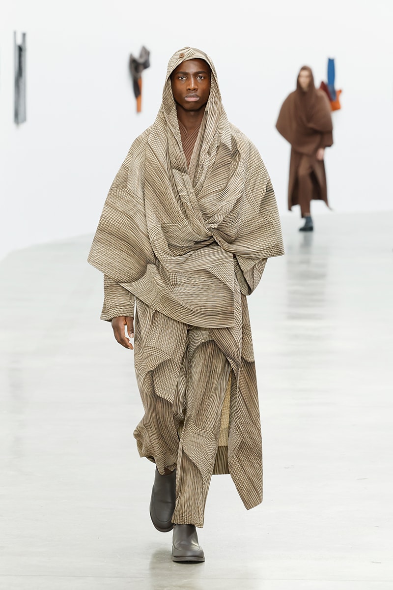 オム プリッセ イッセイ ミヤケ  2024年秋冬コレクション Issey Miyake Fall Winter 2024 Paris Fashion Week menswear Satoshi Kondo runway show Issey Miyake Continues To Find the Beauty in Movement for FW24 homme plisse