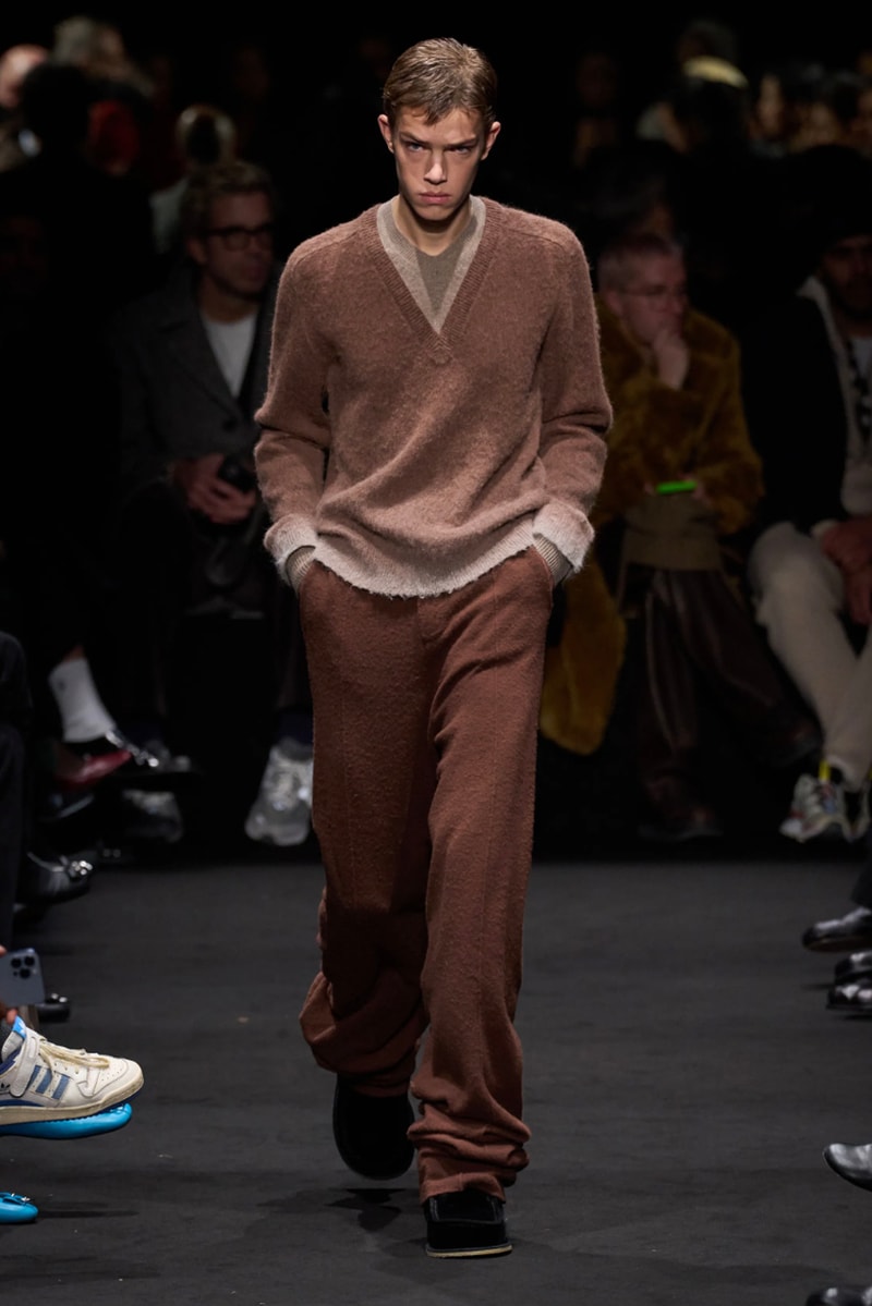 JW アンダーソン 2024秋冬メンズコレクション/プレフォールウィメンズコレクション JW Anderson Fall/Winter 2024 Collection Milan Fashion Week Men's Runway Images