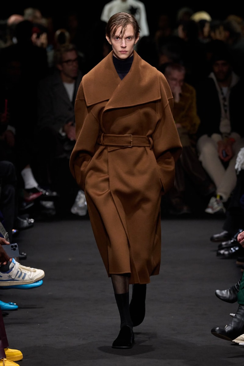 JW アンダーソン 2024秋冬メンズコレクション/プレフォールウィメンズコレクション JW Anderson Fall/Winter 2024 Collection Milan Fashion Week Men's Runway Images