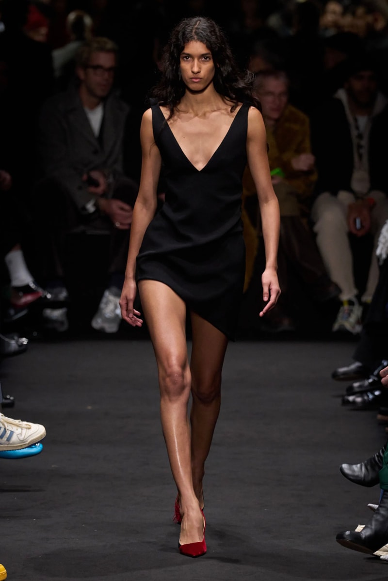 JW アンダーソン 2024秋冬メンズコレクション/プレフォールウィメンズコレクション JW Anderson Fall/Winter 2024 Collection Milan Fashion Week Men's Runway Images
