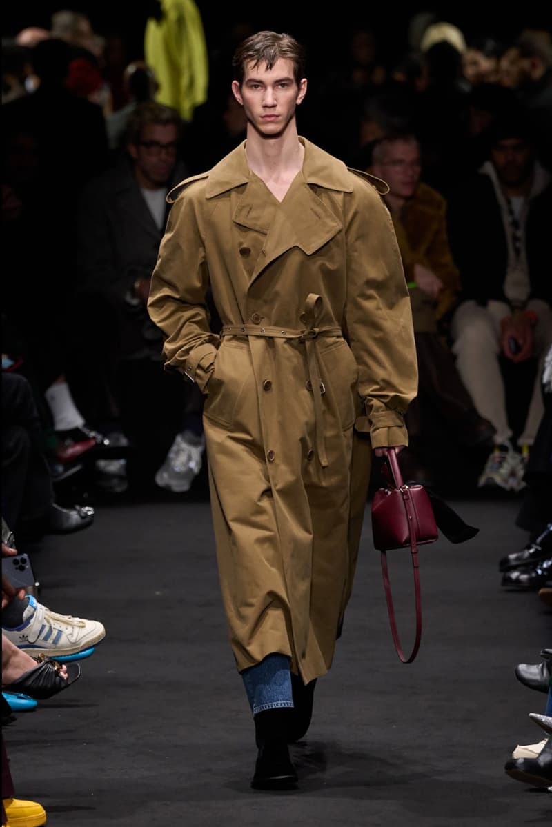 JW アンダーソン 2024秋冬メンズコレクション/プレフォールウィメンズコレクション JW Anderson Fall/Winter 2024 Collection Milan Fashion Week Men's Runway Images